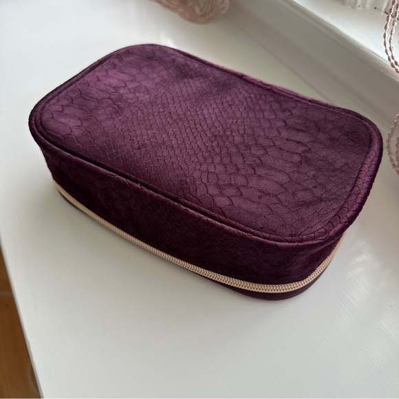 Purple Toiletry Travel Bag, Crushed Velvet Zipper TSA Cosmetics Dopp Kit - Picture 4 of 5